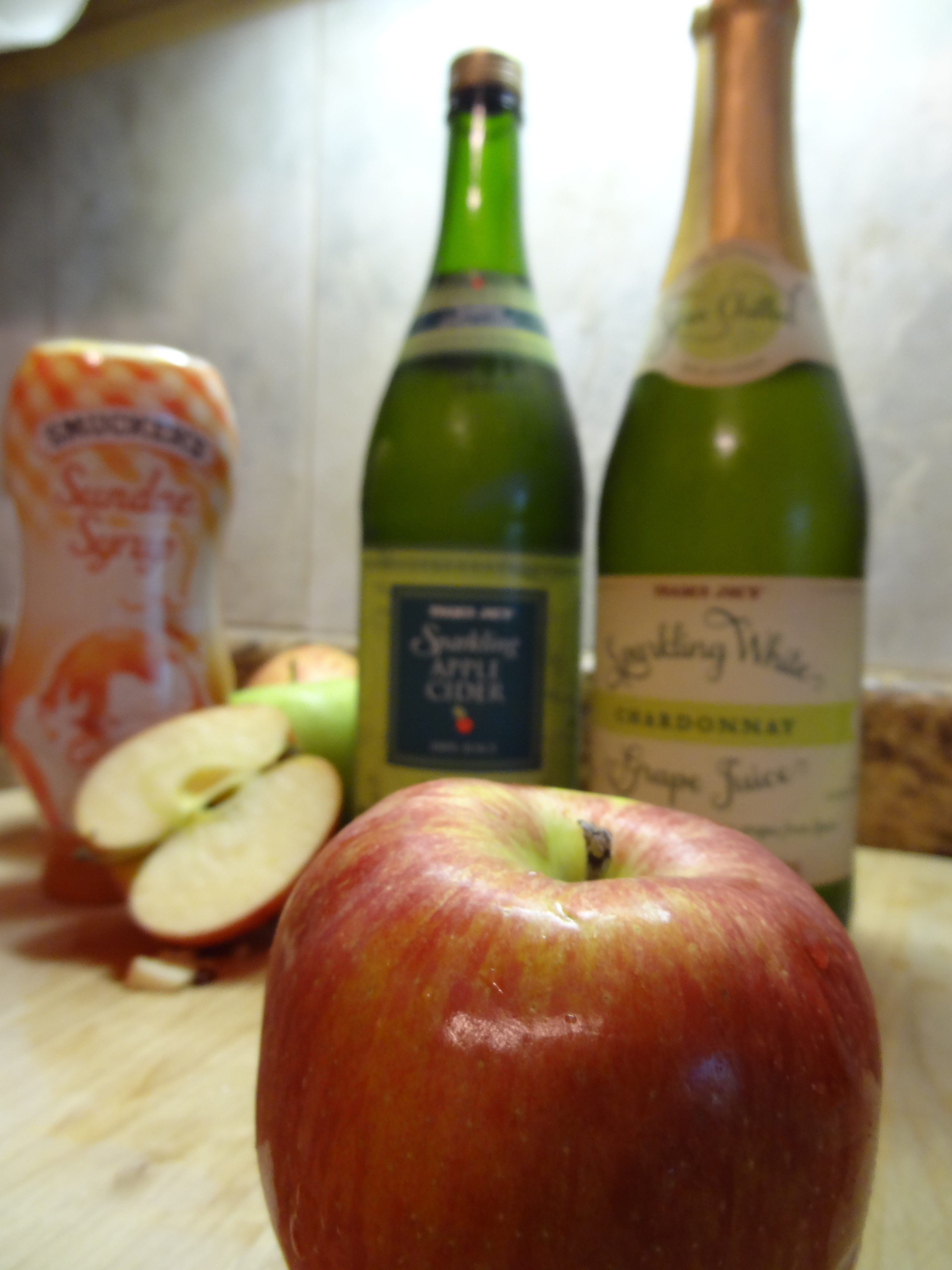 Sparkling Apple Cider sipped in different ways - Click the link for some yummy recipes -