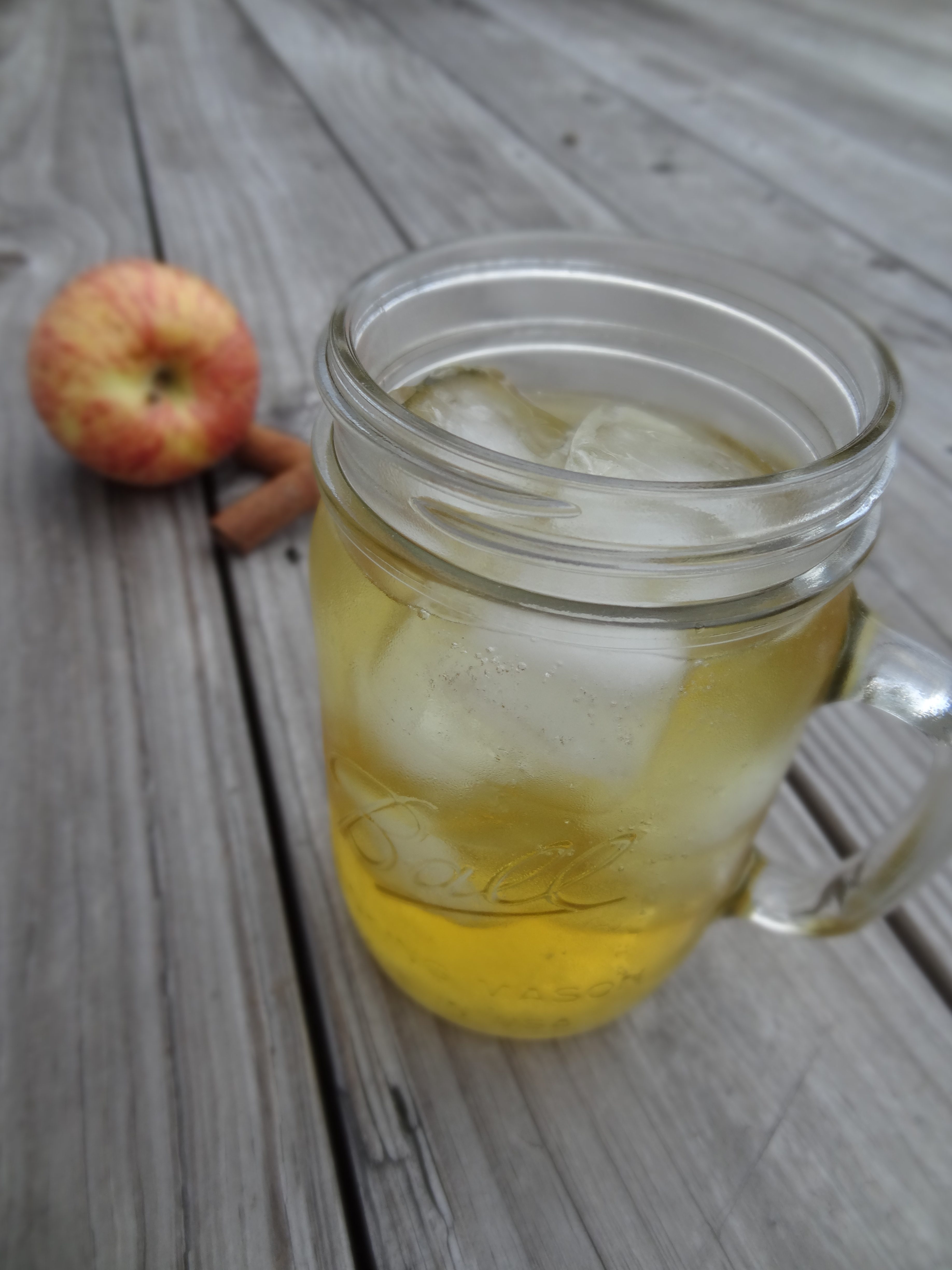 Welcome autumn with these delicious Sparkling Apple Cider Recipes - click the link - http://wp.me/p5Jjr7-lR