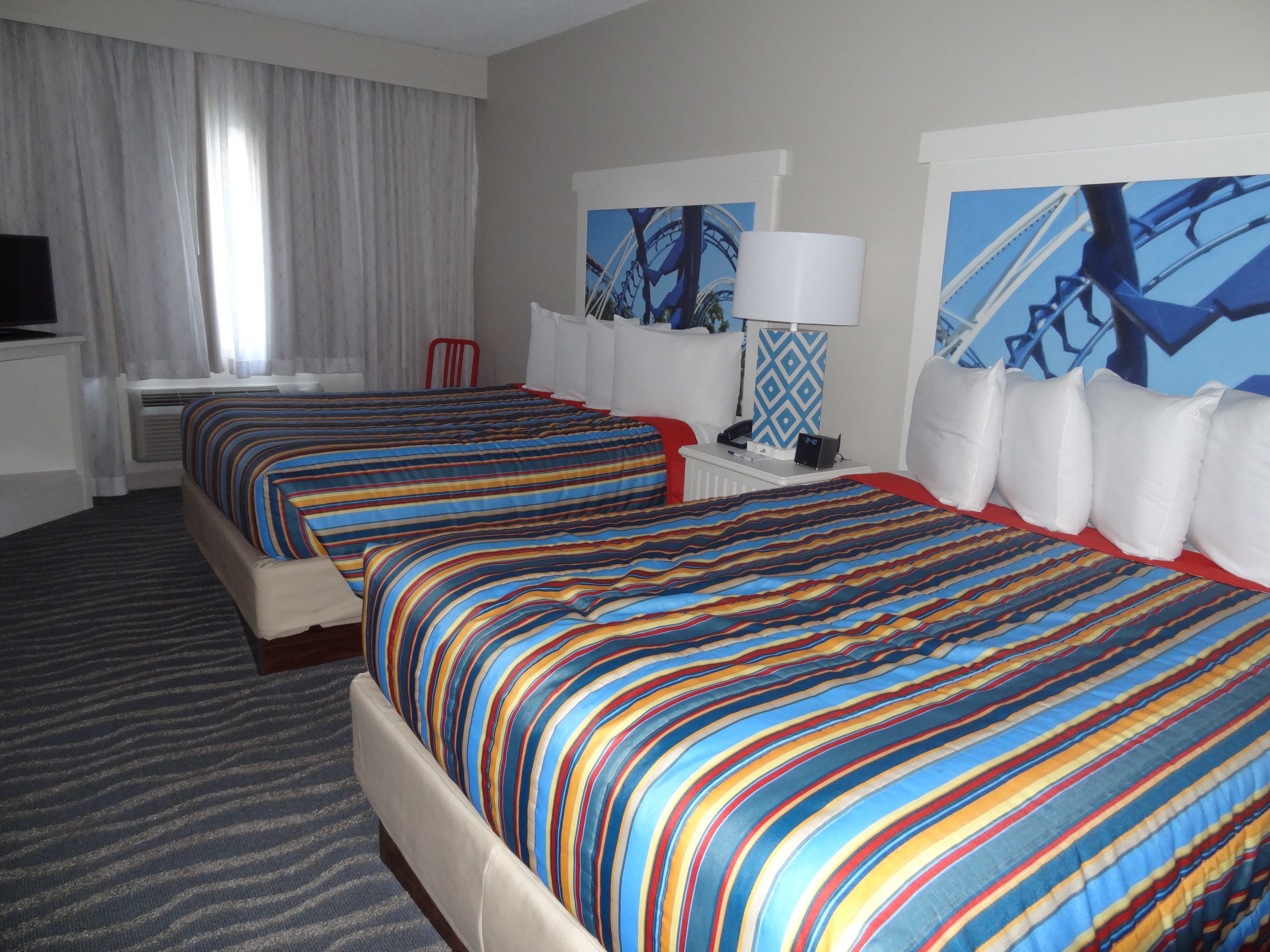 We love it so much I thought I should tell you all the reasons to stay at Hotel Breakers when visiting Cedar Point. It's the perfect family fun destination!