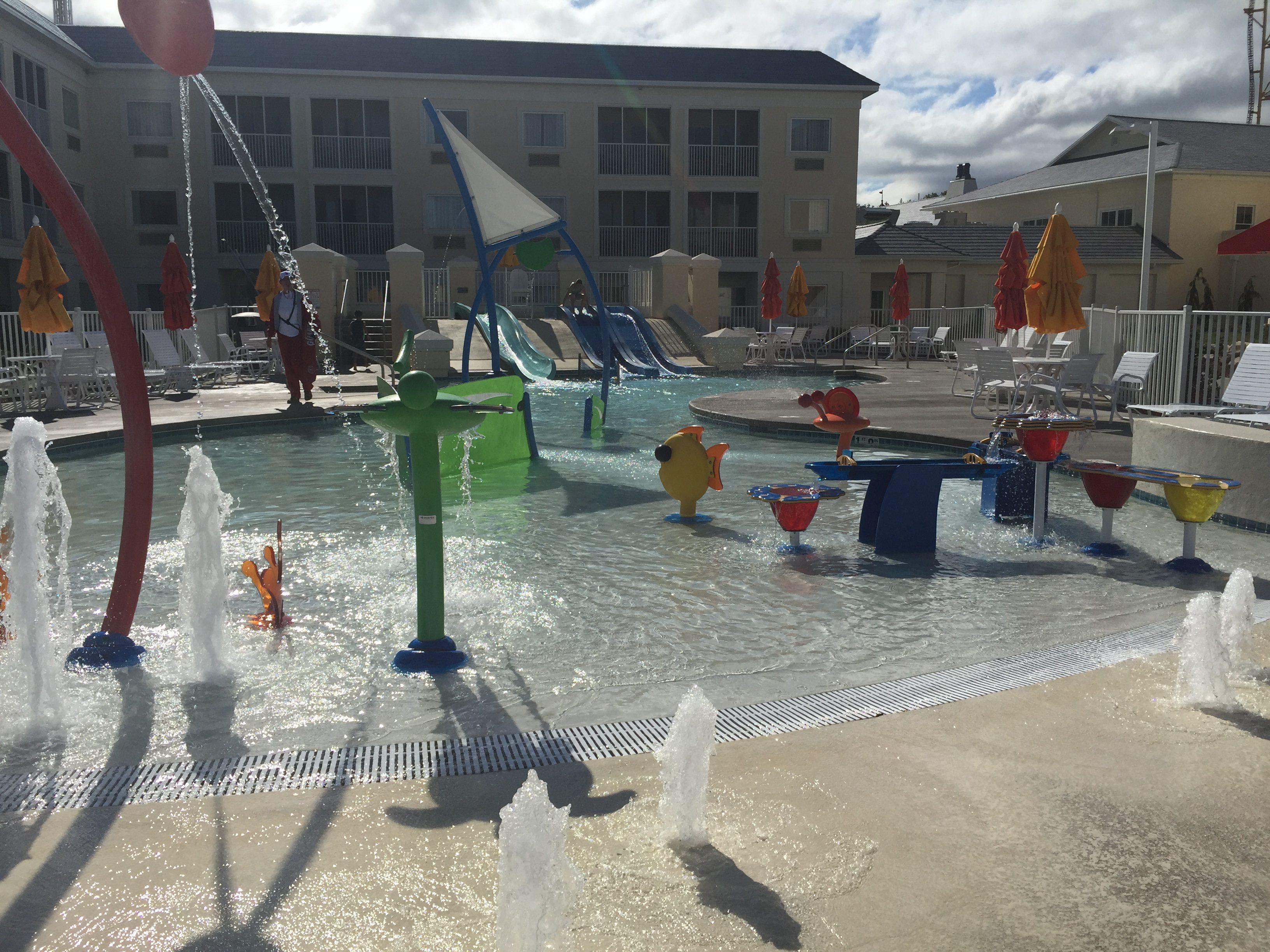 We love it so much I thought I should tell you all the reasons to stay at Hotel Breakers when visiting Cedar Point. It's the perfect family fun destination!