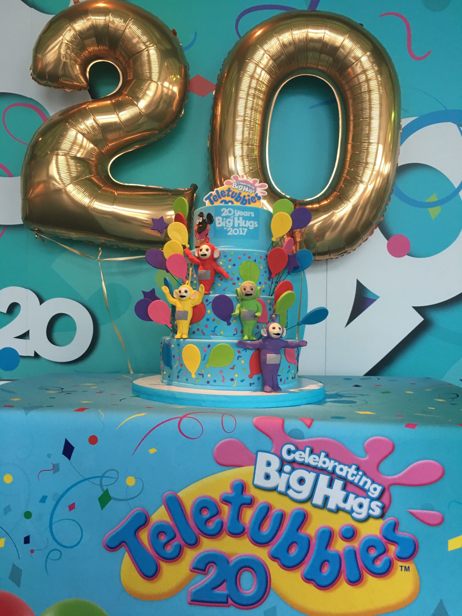 Teletubbies returned to NYC to celebrate their 2oth Anniversary! Can you believe these huggable Tubbies have been around for 20 years? See how we celebrated
