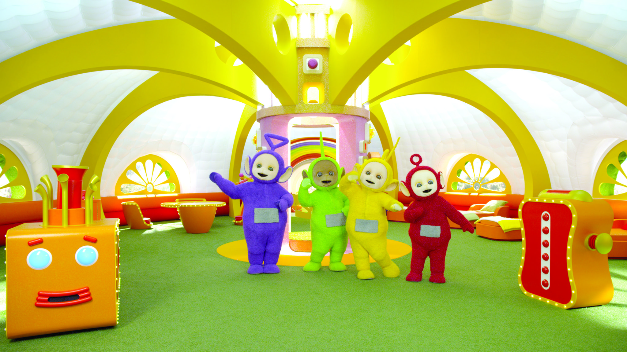 Teletubbies returned to NYC to celebrate their 2oth Anniversary! Can you believe these huggable Tubbies have been around for 20 years? See how we celebrated