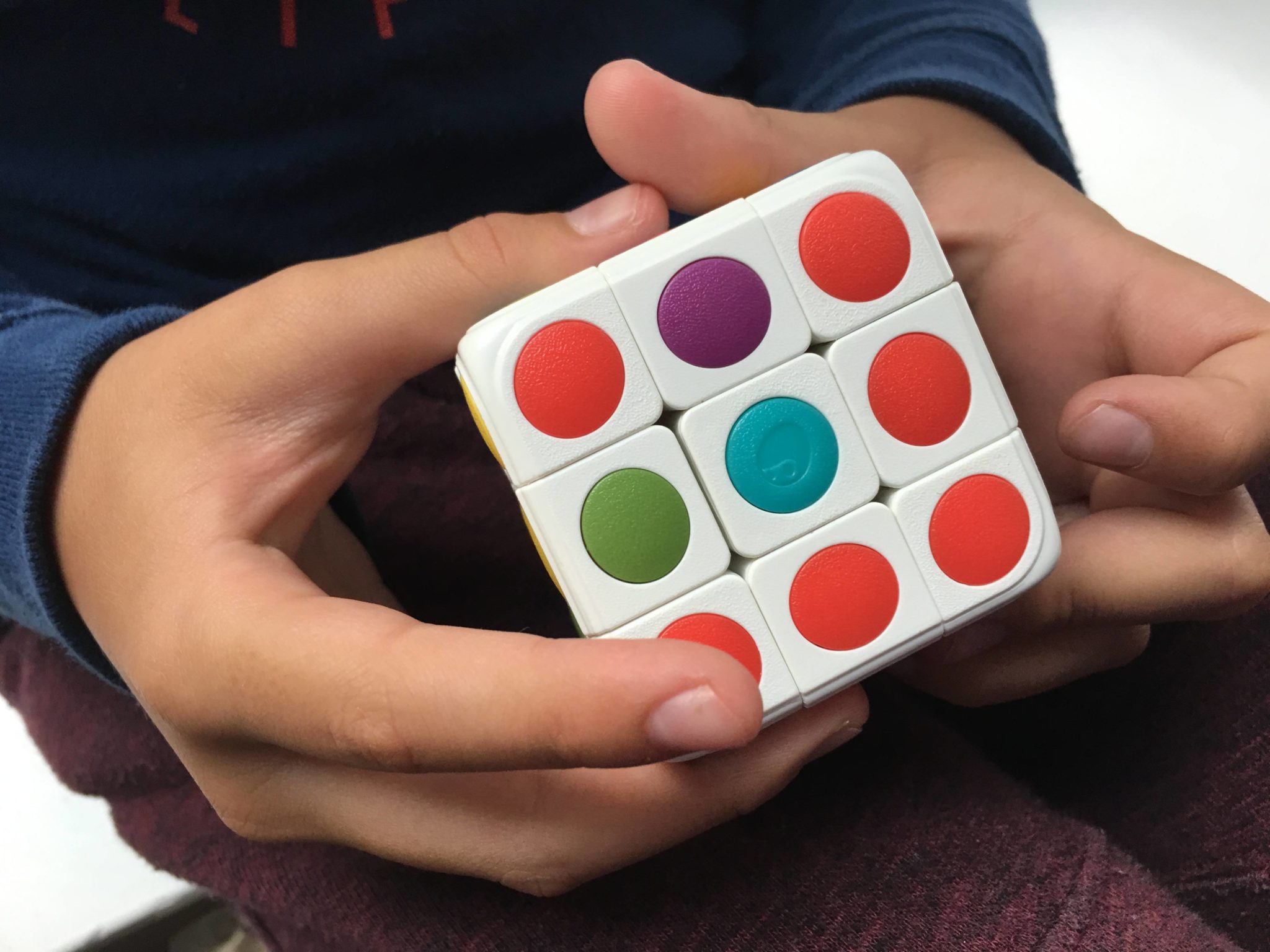 Ever been frustrated by the Rubik's Cube? Now you can enjoy solving the Rubik's Cube with Pai Technology's Cube-tastic! A reinvented 3D puzzle cube + AR app