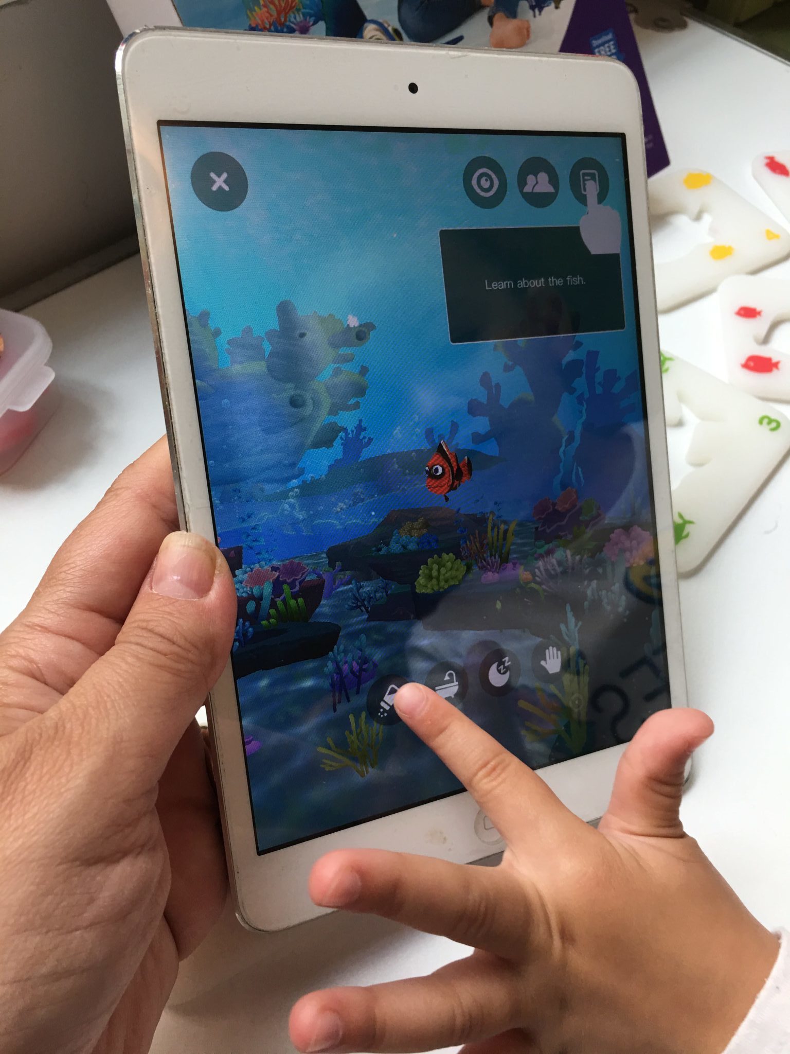 Has your kid ever asked for a pet fish? Or maybe an entire aquarium full of them? With Ocean Pets kids can create a virtual aquarium and have fun learning!