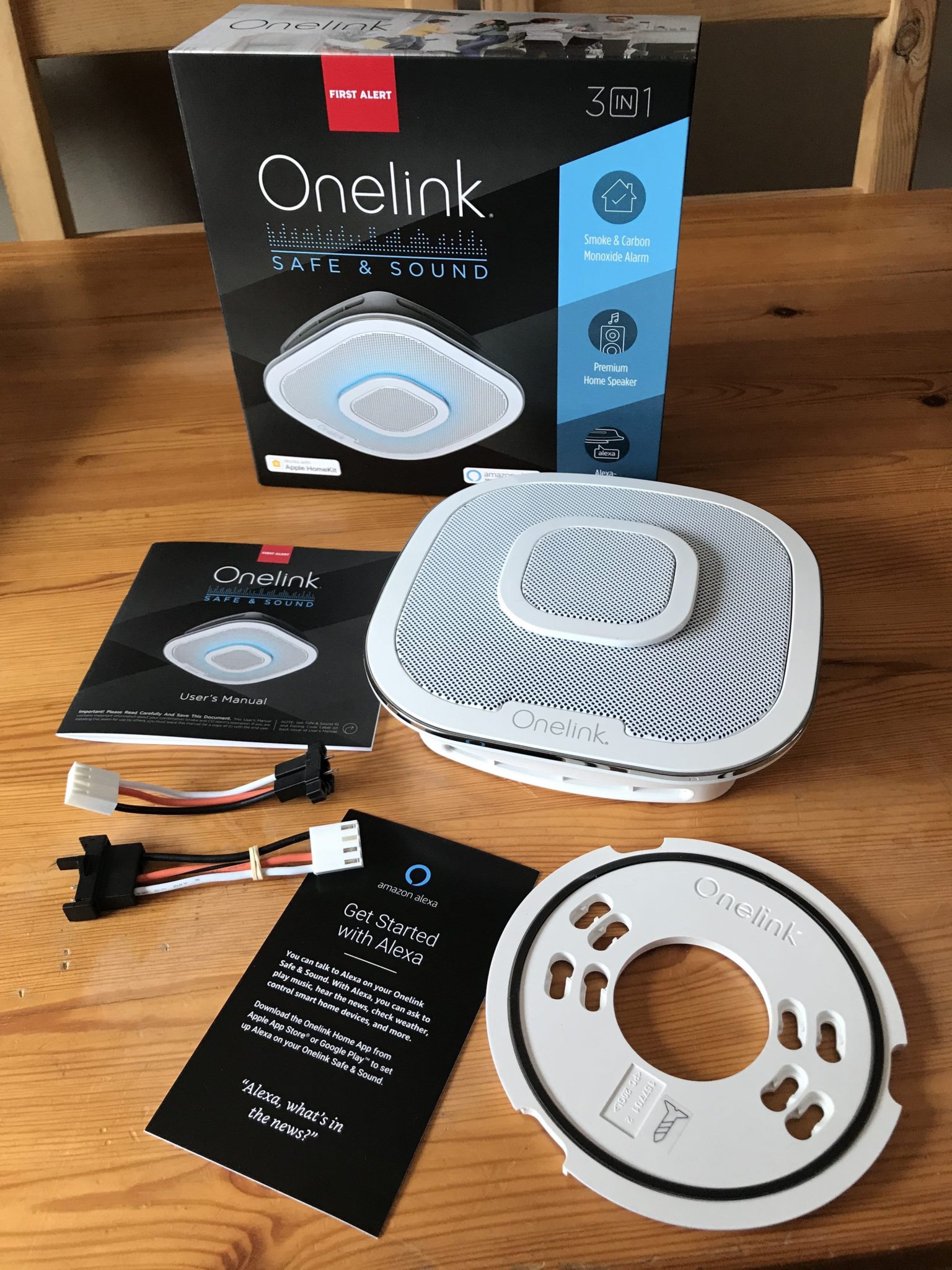 What's Inside the Box - Onelink Safe & Sound SMART smoke detector