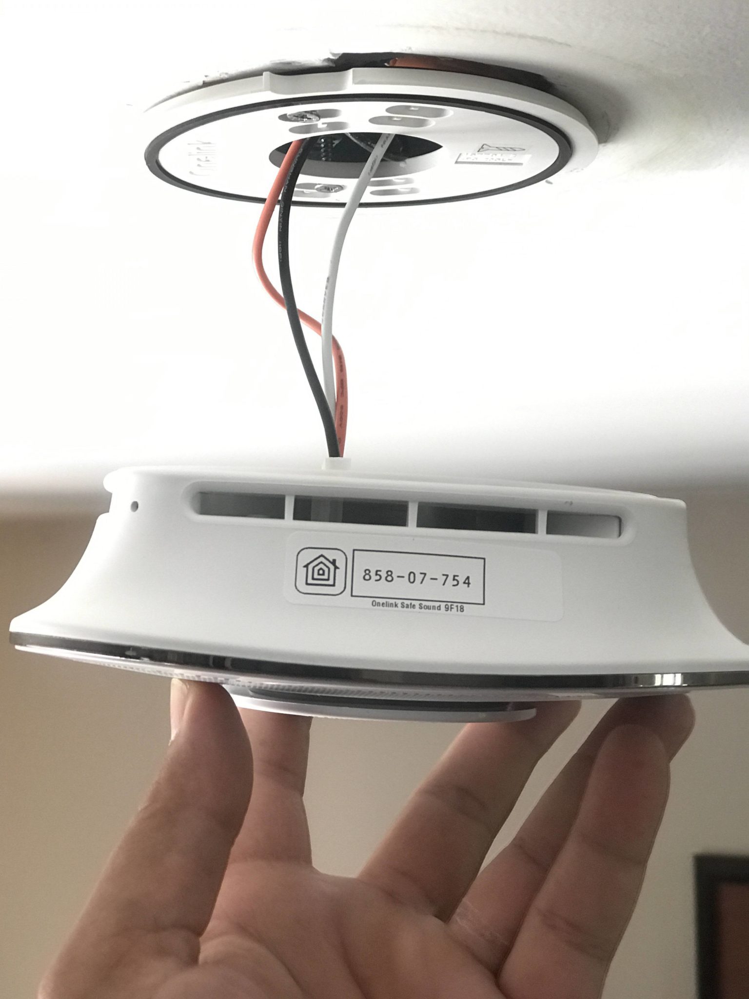 Smart smoke detector installation - Online Safe & Sound