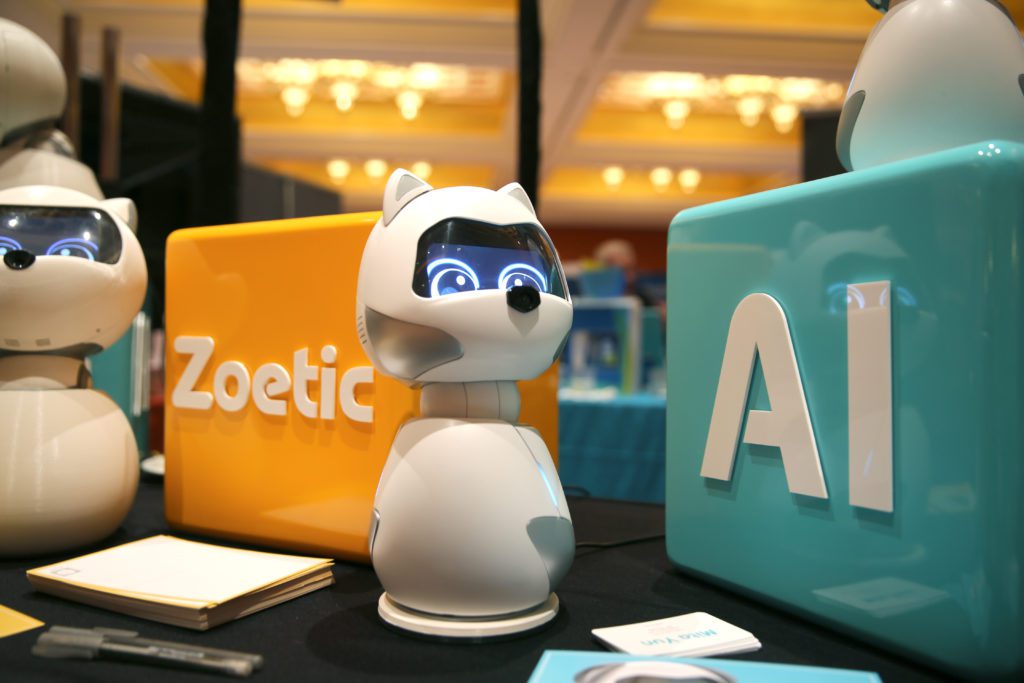 Kiki - AI powered pet robot at CES 2019