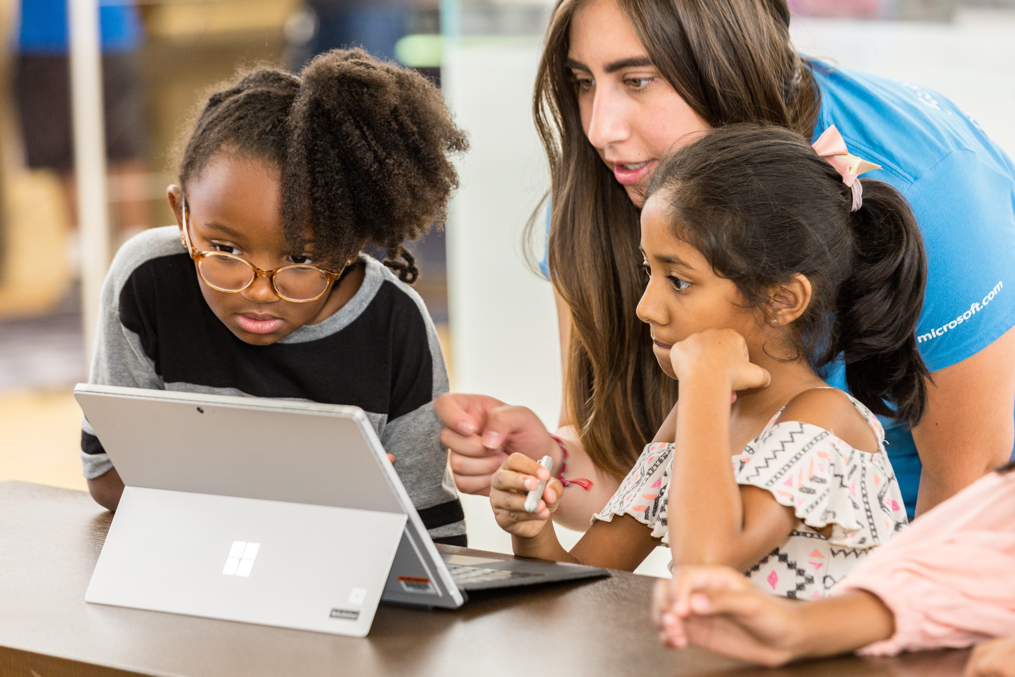 Microsoft Store and Girl Scouts launches new STEM program for girls