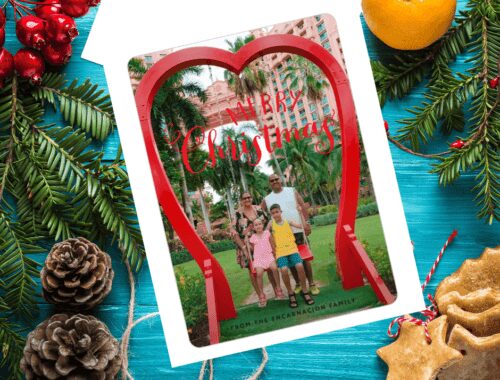 There's still time to get out those holiday picture cards! Learn how with these beautiful and easy holiday cards from Basic Invite...