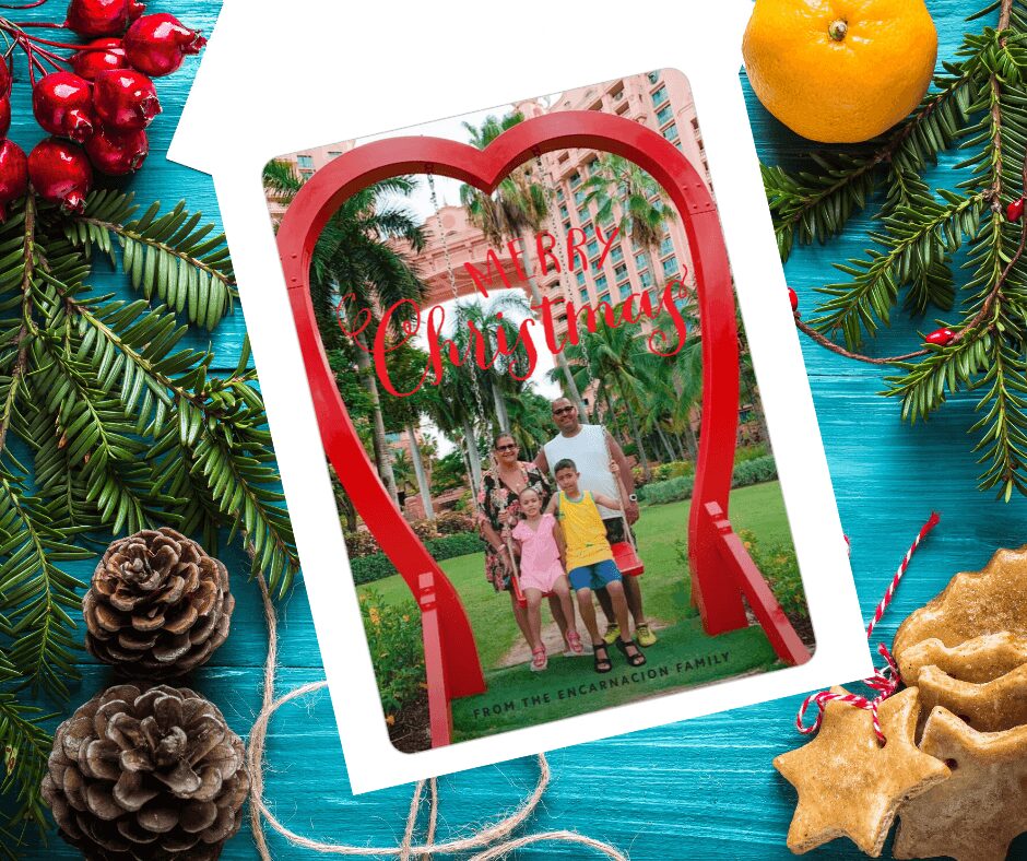 There's still time to get out those holiday picture cards! Learn how with these beautiful and easy holiday cards from Basic Invite...